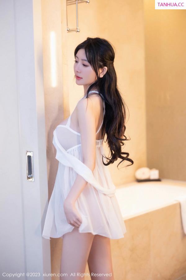   [XiuRen]高清写真图 2023.08.11 No.7224 幼幼 美腿清纯第11张图片